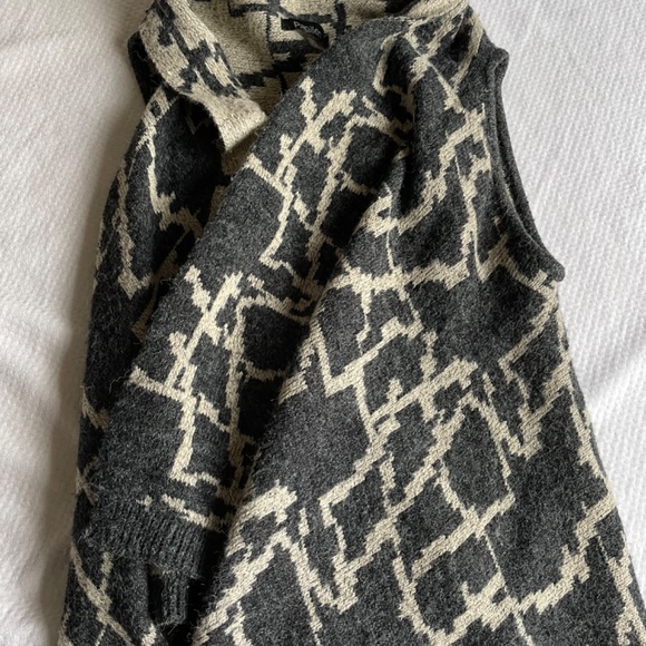 Ladies sweaters & cardigans (bundle of 9, size small) - Picture 2 of 9